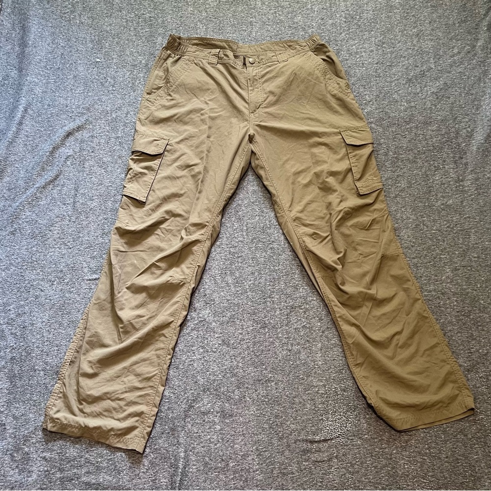 LL Bean Convertable Cargo Pants Mens Tan Nylon Zip Off Leg Camping Outdoor